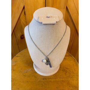 charm necklace anchor pendant, pearl, and a rectangular tag charm hope (7200)